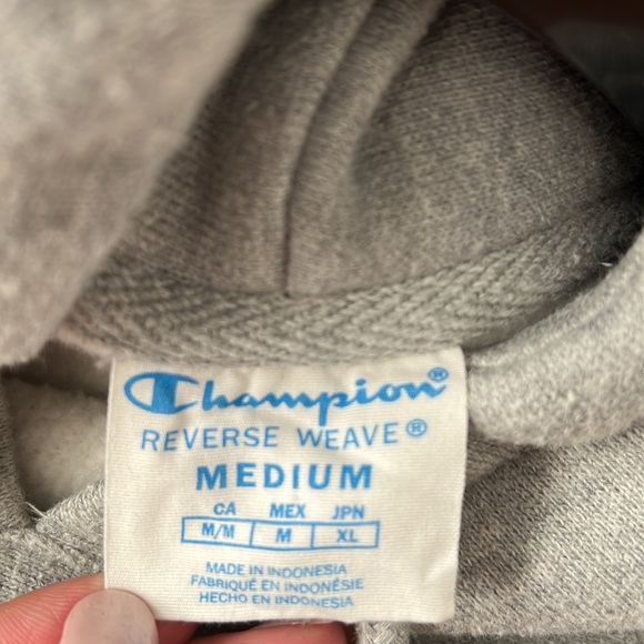 🎉 HOST PICK 🎉 NWOT Champion Reverse Weave Cropped Hoodie Size M - Picture 4 of 4